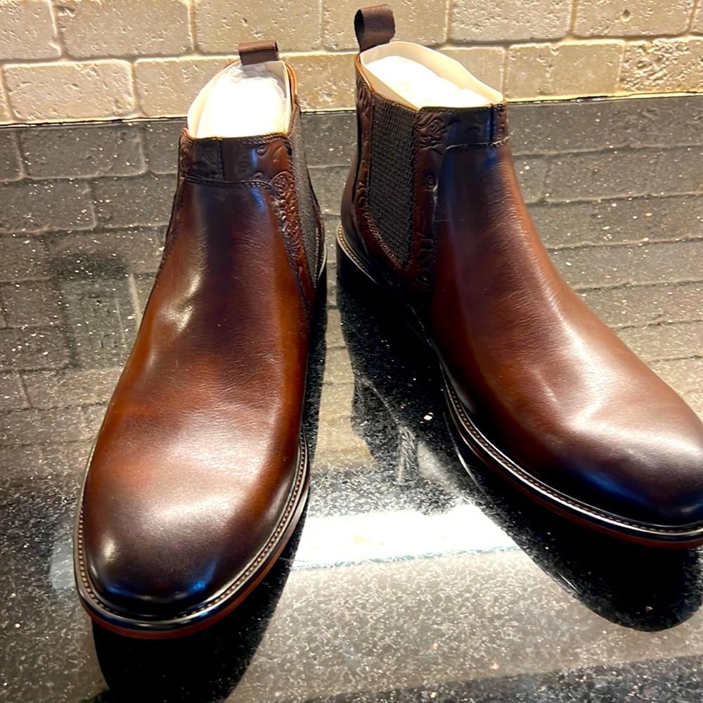 Brand new Robert Graham men’s leather boot called Breton in cognac size 10